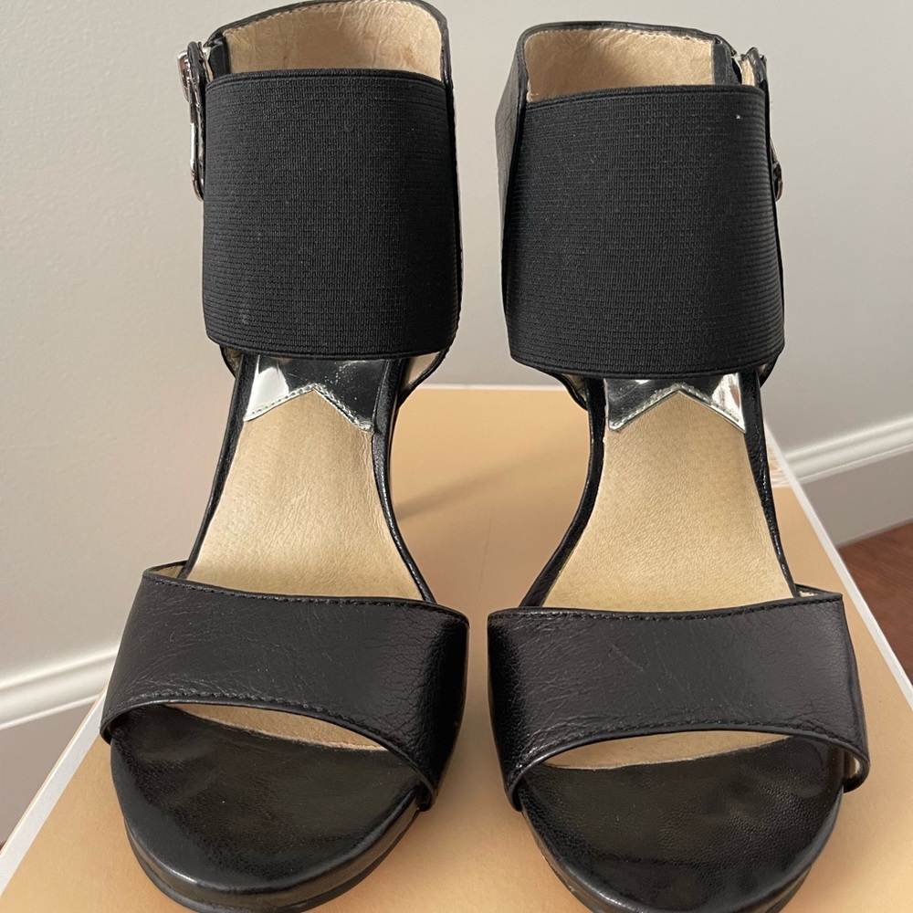 MICHAEL Michael Kors - Glazed Leather - ODELIA - Sandals 6M